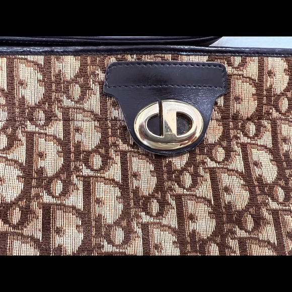 Christian Dior - Picture 7 of 11